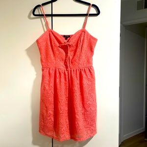 Peach spaghetti strap lace dress size L 🌸😍